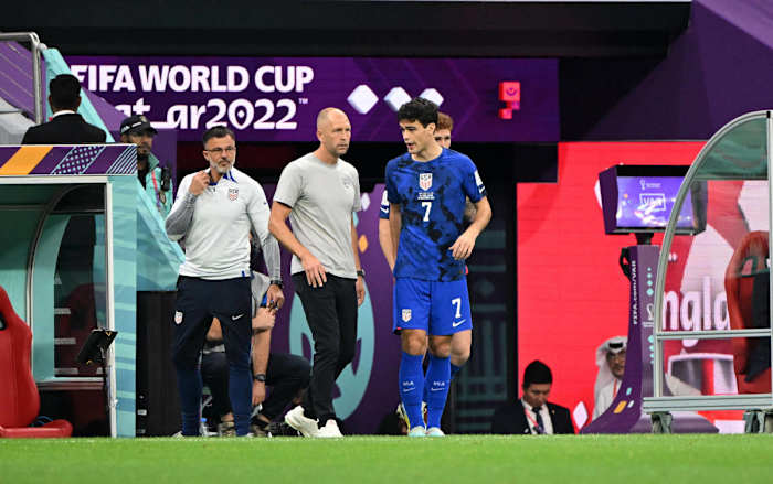 Gregg Berhalter and Gio Reyna at World Cup